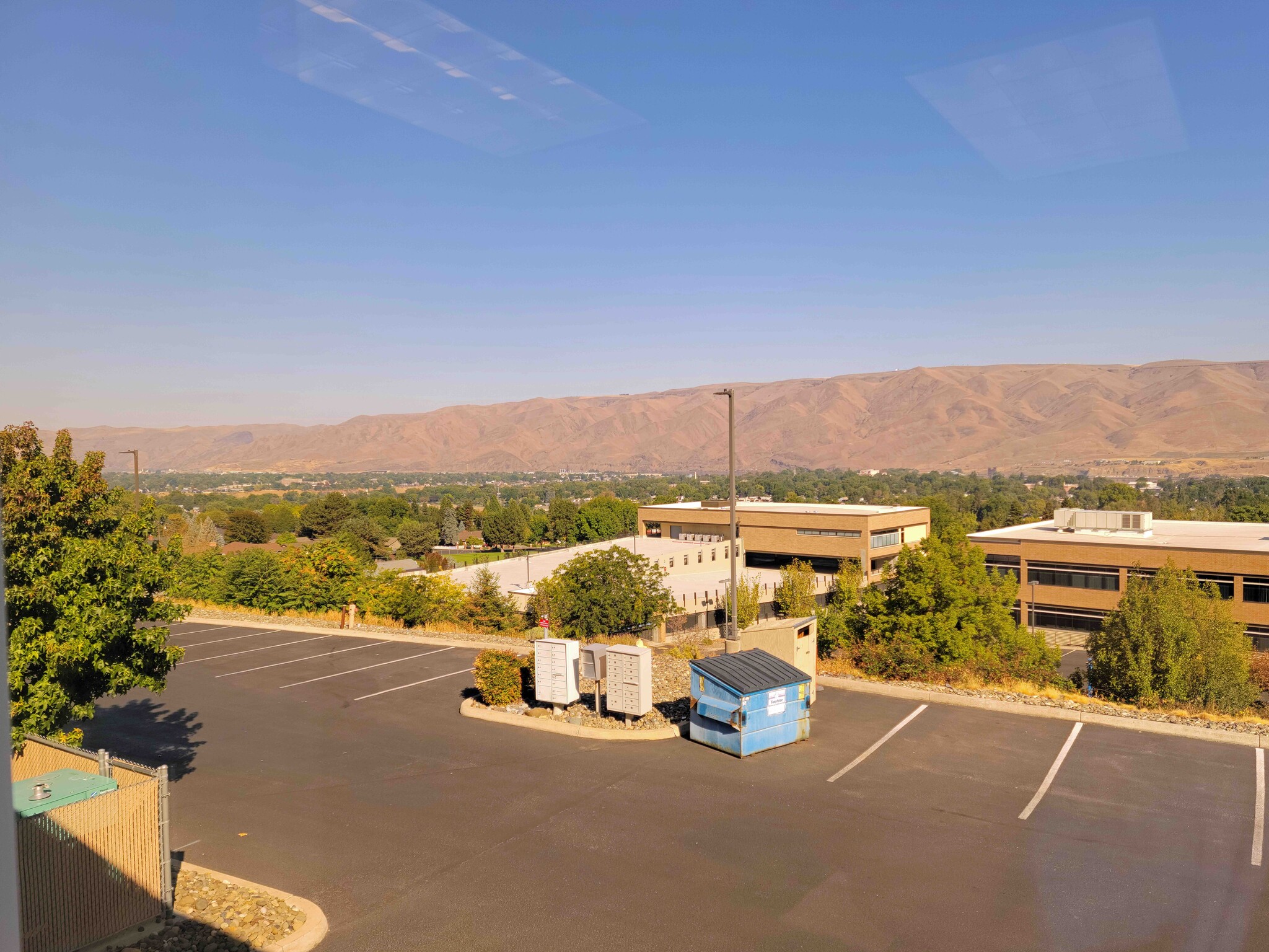 6.46 Cap Single Tenant Medical Office - 3.5% Annual Increases: Incredible views of valley