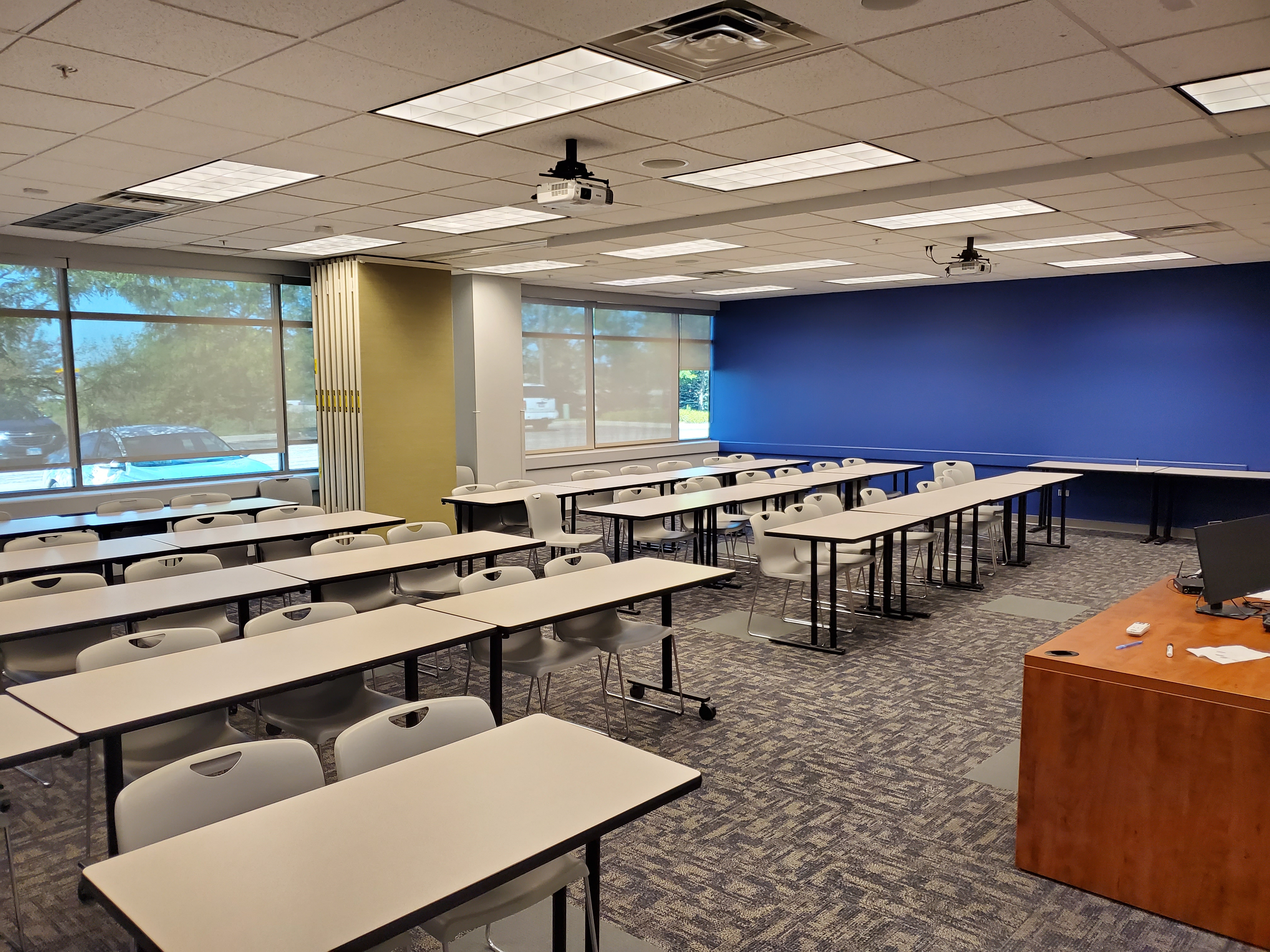 OFFICE BUILDING AURORA, ILLINOIS: Classroom Rasmussen
