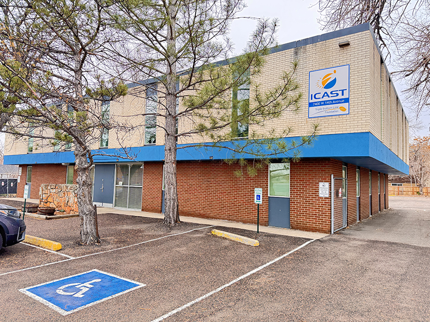 8,600 SF Office Bldg on ~1/2 Ac, Adjacent Light Rail Station: Main exterior 7400