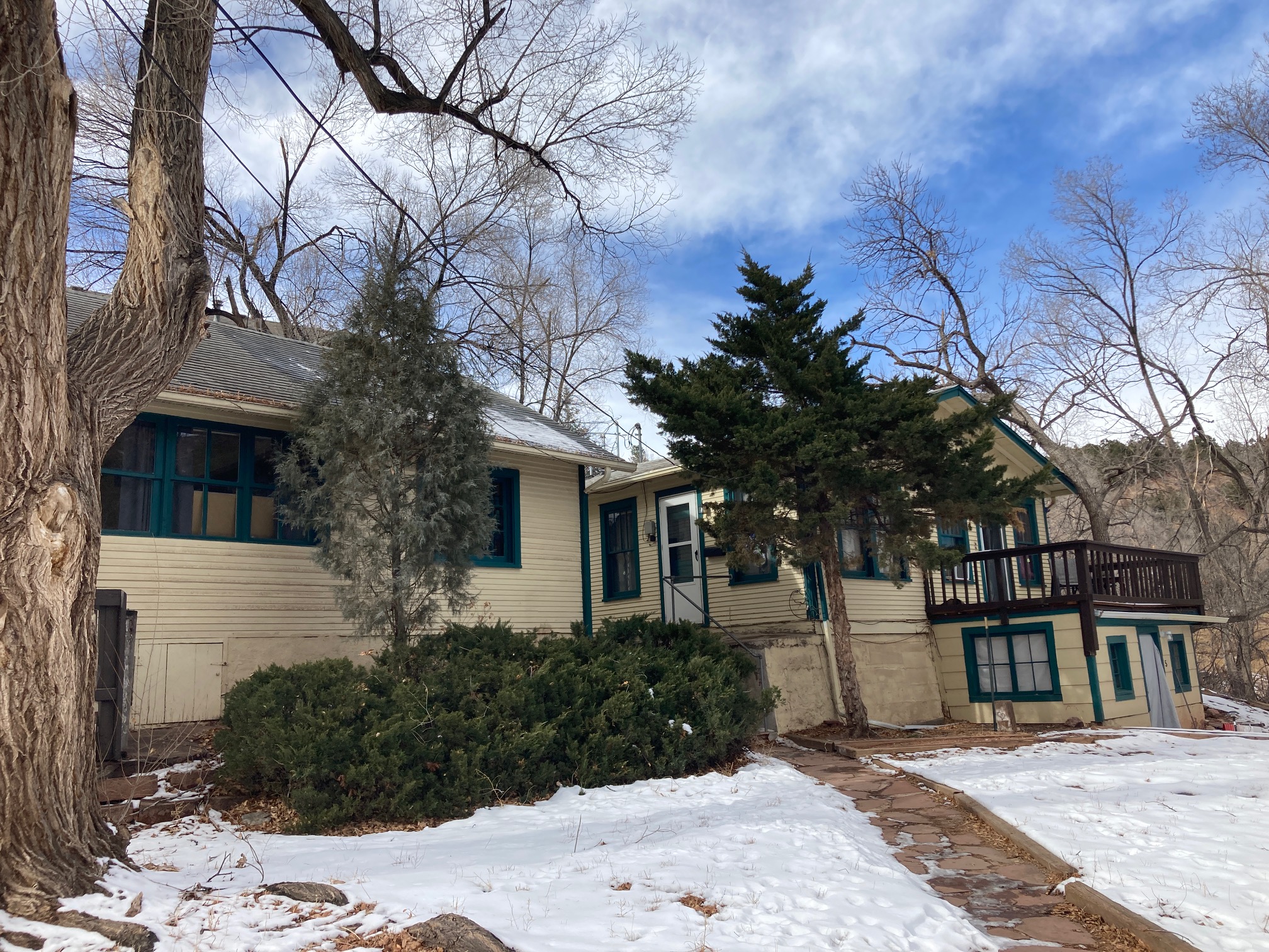 SALE/LEASEBACK/BUYBACK 5 RESIDENTIAL UNITS IN MANITOU SPRINGS