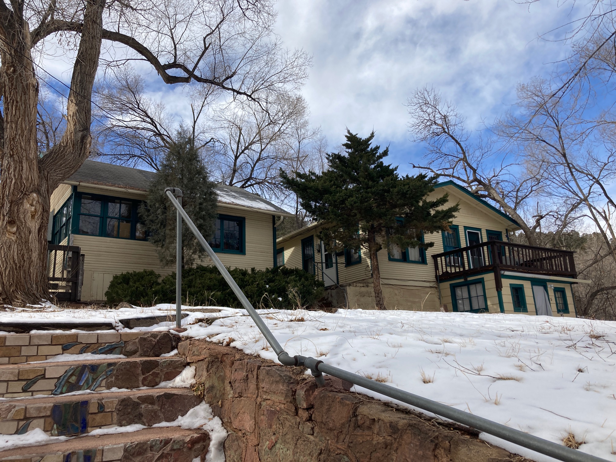 5 RESIDENTIAL UNITS IN MANITOU SPRINGS