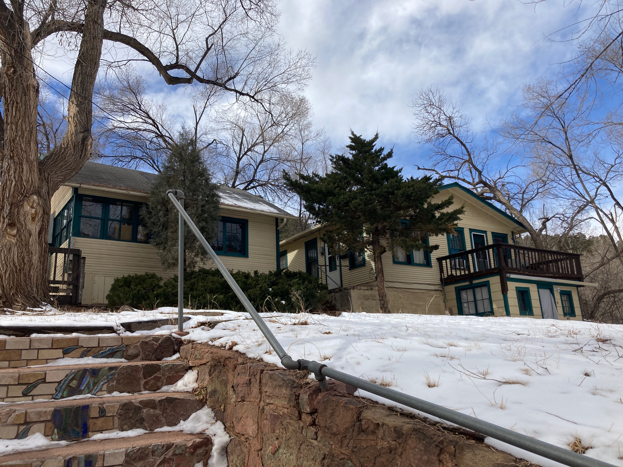 SALE/LEASEBACK/BUYBACK 5 RESIDENTIAL UNITS IN MANITOU SPRINGS