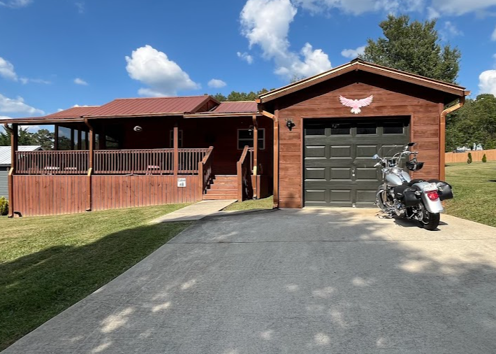 Cash Flow 10% High Yield Log Cabins Tiny Home Village 12-36 months